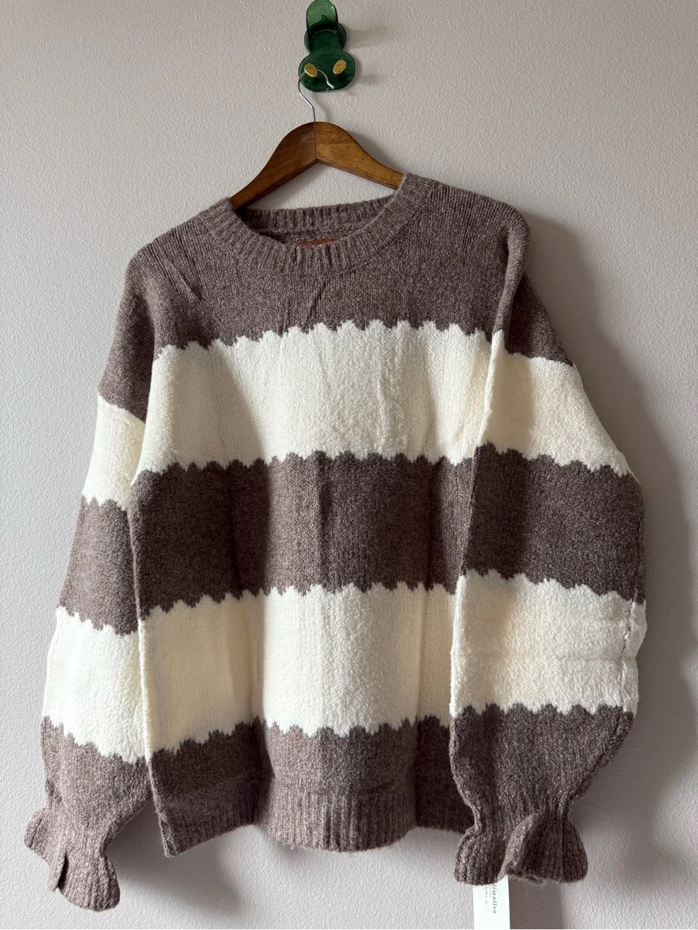 Cozy Chevron Knit Sweater - Cream & Taupe